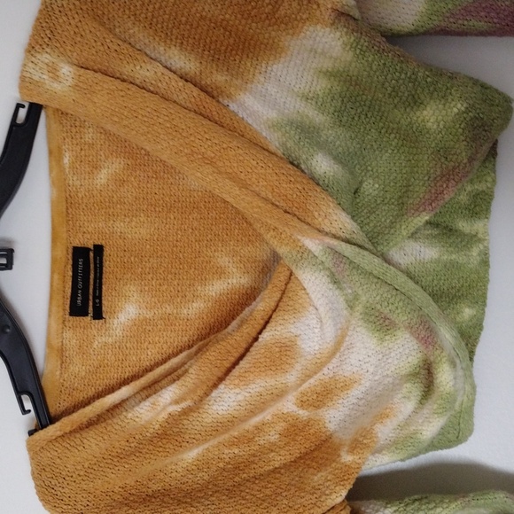 Urban Outfitters Yellow Green tie dyed cropped sweater size Large - Picture 4 of 11